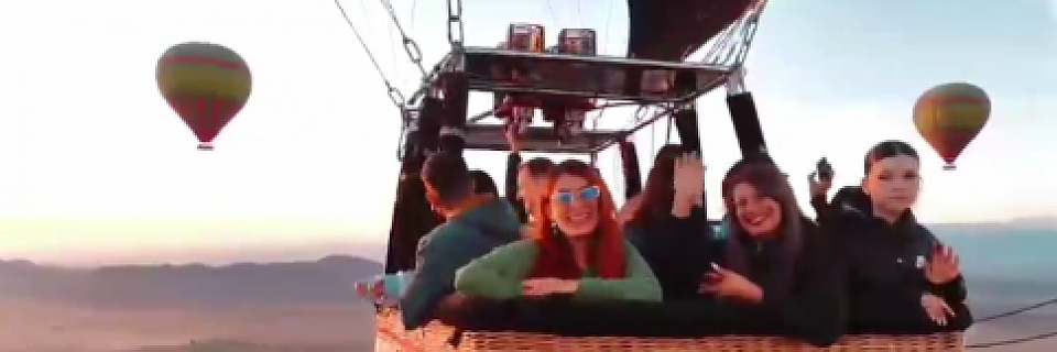Fly high: discover the joy of hot air ballooning!